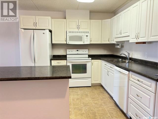 206 - 215 1st Street E, Condo with 2 bedrooms, 2 bathrooms and null parking in Nipawin SK | Image 10