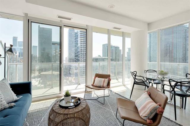 2103 - 126 Simcoe St, Condo with 2 bedrooms, 2 bathrooms and 1 parking in Toronto ON | Image 27