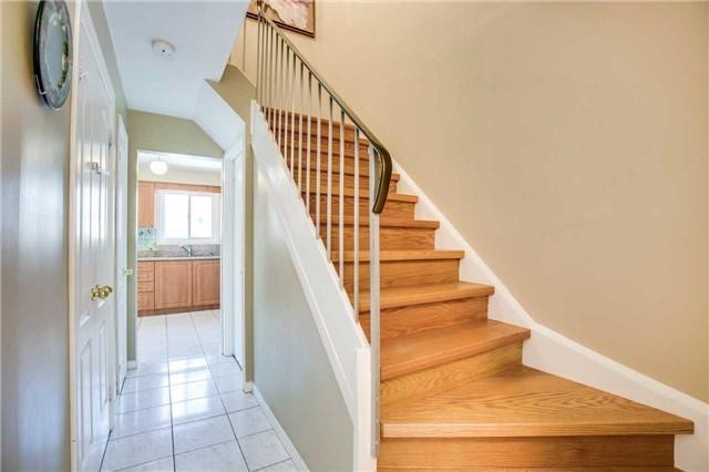 104 Larksmere Crt, House attached with 3 bedrooms, 4 bathrooms and 2 parking in Markham ON | Image 8