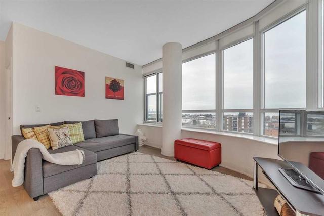 805 - 11 Superior Ave, Condo with 2 bedrooms, 2 bathrooms and 1 parking in Toronto ON | Image 3