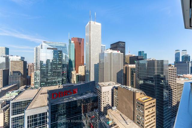 3807 - 180 University Ave, Condo with 2 bedrooms, 3 bathrooms and 1 parking in Toronto ON | Image 25