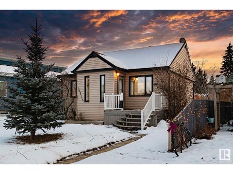 15735 - 106 A Av Nw Nw, House detached with 4 bedrooms, 2 bathrooms and null parking in Edmonton AB | Card Image