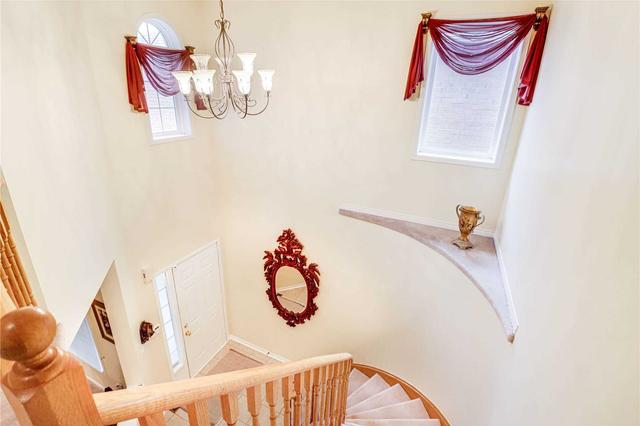 10 Ash Crt, House detached with 4 bedrooms, 4 bathrooms and 6 parking in Brampton ON | Image 7
