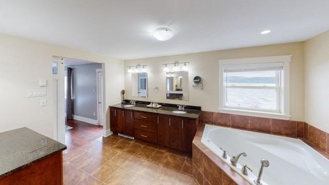 28 Bernard Crt, House detached with 3 bedrooms, 5 bathrooms and 6 parking in Quispamsis NB | Image 7