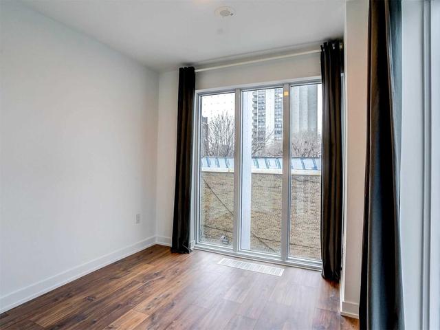 404 - 50 Mccaul St, Condo with 2 bedrooms, 1 bathrooms and 0 parking in Toronto ON | Image 11