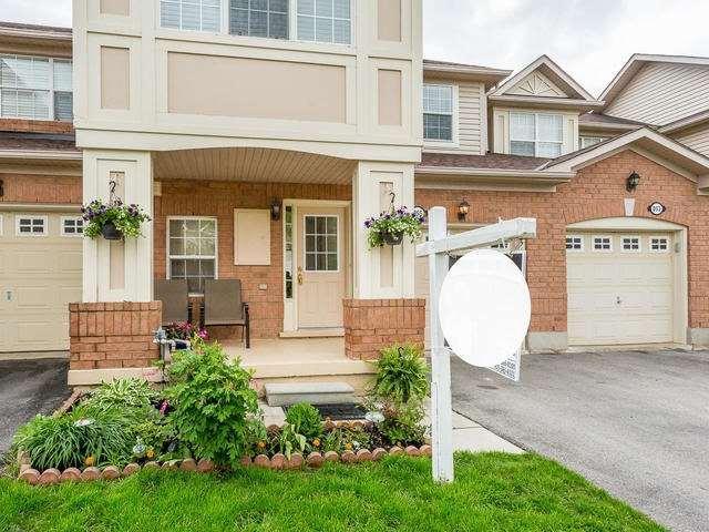 855 Mckay Cres, House attached with 3 bedrooms, 3 bathrooms and 1 parking in Milton ON | Image 2