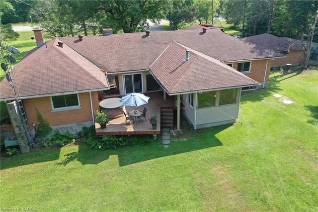 83 King Street, House detached with 5 bedrooms, 2 bathrooms and null parking in Rideau Lakes ON | Image 3