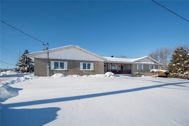 3933 County 45 Road, House detached with 4 bedrooms, 3 bathrooms and 6 parking in North Glengarry ON | Image 1