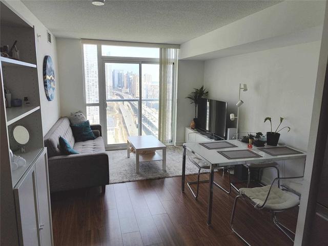 2705a - 75 Queens Wharf Rd, Condo with 1 bedrooms, 1 bathrooms and 1 parking in Toronto ON | Image 3
