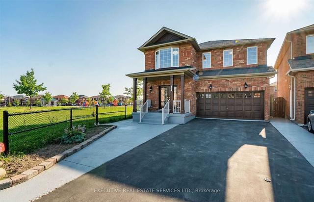 104 Stillman Dr, House detached with 4 bedrooms, 3 bathrooms and 4 parking in Brampton ON | Image 1