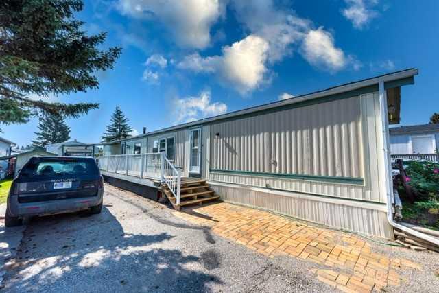 294 - 3223 83 Street Nw, Home with 3 bedrooms, 2 bathrooms and 2 parking in Calgary AB | Image 2