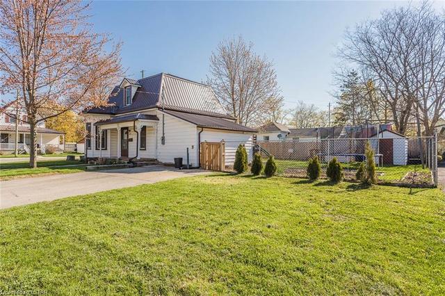 59 Cedar Street, House detached with 3 bedrooms, 1 bathrooms and null parking in Aylmer ON | Image 3