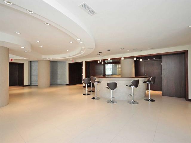 1002 - 220 Burnhamthorpe Rd W, Condo with 2 bedrooms, 2 bathrooms and 1 parking in Mississauga ON | Image 17