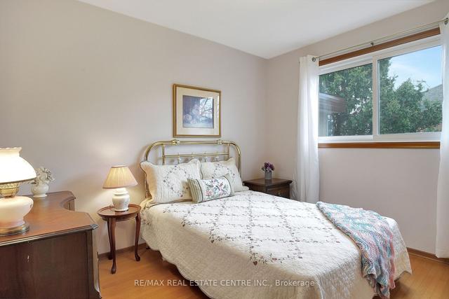 290 Exhibition St, House detached with 3 bedrooms, 2 bathrooms and 6 parking in Guelph ON | Image 5
