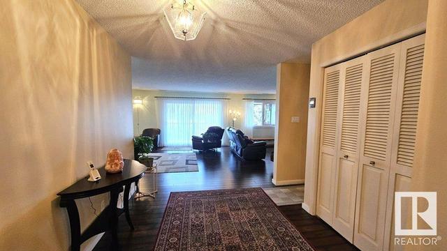 411 - 14810 51 Av Nw, Condo with 2 bedrooms, 2 bathrooms and 2 parking in Edmonton AB | Image 5
