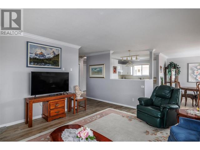 301 - 3858 Brown Road, Condo with 2 bedrooms, 2 bathrooms and 1 parking in West Kelowna BC | Image 5