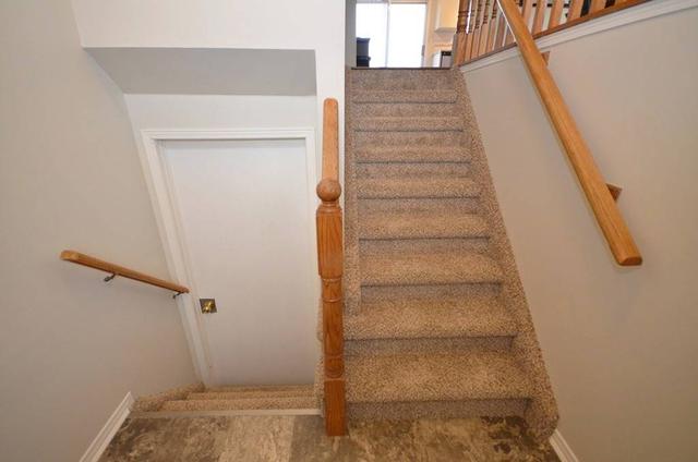 114 Hanmer St W, House detached with 3 bedrooms, 2 bathrooms and 4 parking in Barrie ON | Image 4