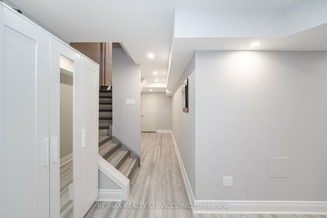 7 Wildflower Lane, House detached with 2 bedrooms, 3 bathrooms and 4 parking in Halton Hills ON | Image 20