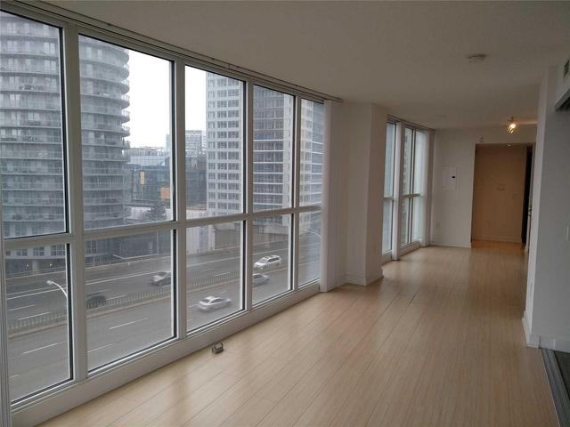 1007 - 75 Queens Wharf Rd, Condo with 1 bedrooms, 1 bathrooms and null parking in Toronto ON | Image 6