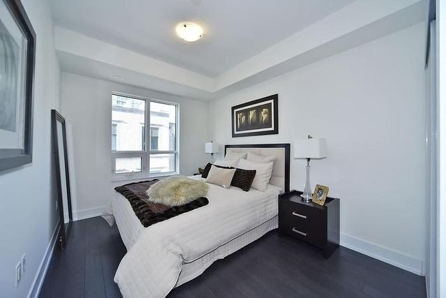 8 - 52 Holmes Ave, Townhouse with 2 bedrooms, 2 bathrooms and 2 parking in Toronto ON | Image 4
