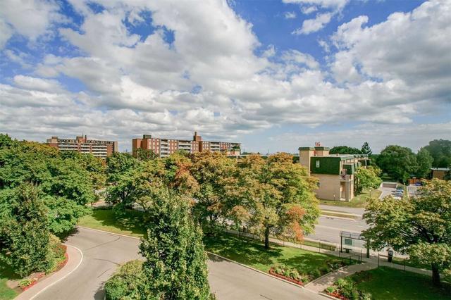516 - 1625 Bloor St, Condo with 2 bedrooms, 2 bathrooms and 1 parking in Mississauga ON | Image 2
