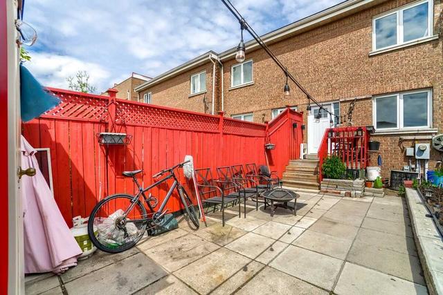 31 Lippincott St E, House attached with 3 bedrooms, 3 bathrooms and 1 parking in Toronto ON | Image 28