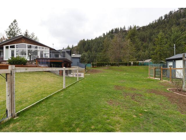3295 Eagle Ridge Road, House detached with 4 bedrooms, 3 bathrooms and null parking in Kootenay Boundary D BC | Image 38