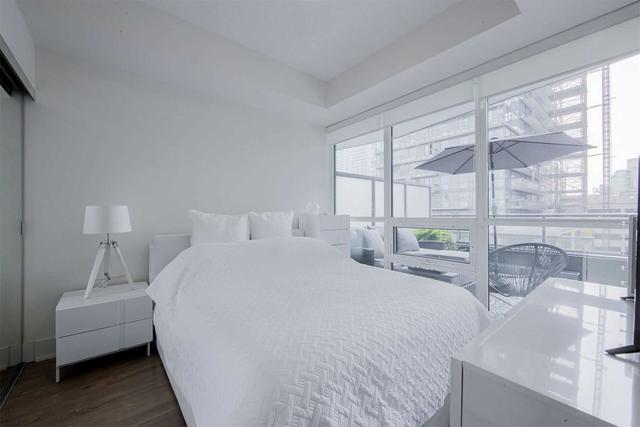 701 - 30 Roehampton Ave, Condo with 1 bedrooms, 1 bathrooms and 0 parking in Toronto ON | Image 24
