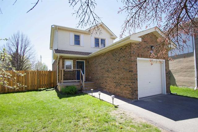67 Turnberry Cres, House detached with 3 bedrooms, 2 bathrooms and 4 parking in Clarington ON | Image 1