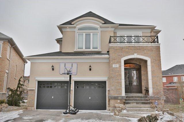1245 Jezero Cres, House detached with 4 bedrooms, 4 bathrooms and 2 parking in Oakville ON | Image 1