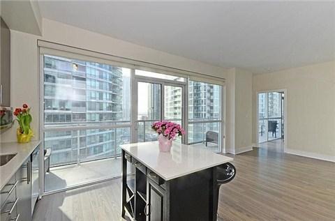 1805 - 352 Front St W, Condo with 2 bedrooms, 2 bathrooms and 1 parking in Toronto ON | Image 3