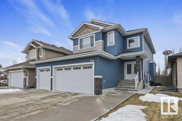 10503 106 Av, House detached with 3 bedrooms, 3 bathrooms and null parking in Morinville AB | Image 1