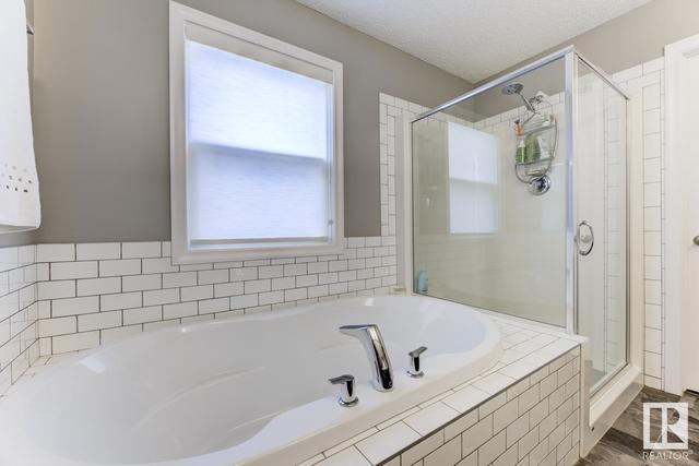 22721 94a Av Nw, House detached with 4 bedrooms, 3 bathrooms and null parking in Edmonton AB | Image 35