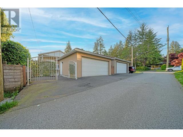 2052 Westview Drive, House detached with 6 bedrooms, 4 bathrooms and 3 parking in North Vancouver BC | Image 24