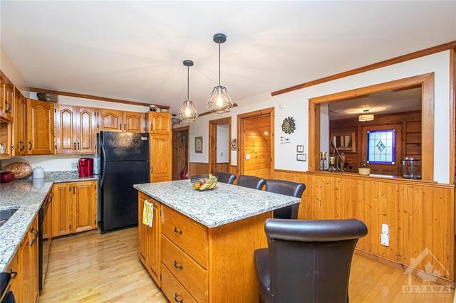 195 Bush Road, House detached with 4 bedrooms, 2 bathrooms and 10 parking in Rideau Lakes ON | Image 11