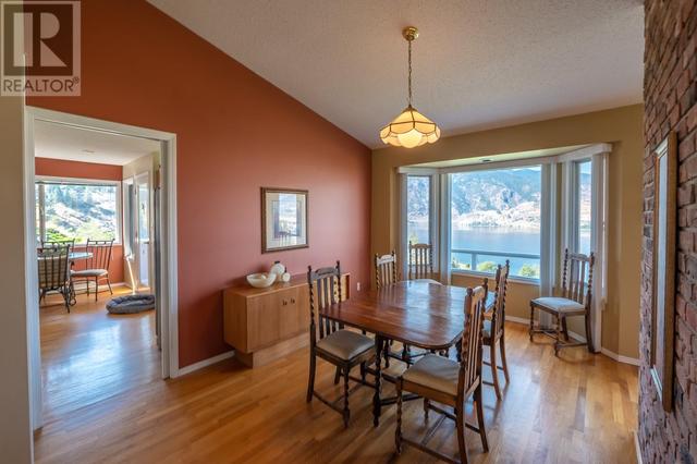 3915 Valleyview Road, House detached with 4 bedrooms, 3 bathrooms and 2 parking in Penticton BC | Image 7