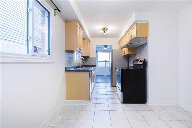 Upper - 2147 Denby Dr, House detached with 3 bedrooms, 2 bathrooms and 1 parking in Pickering ON | Image 3
