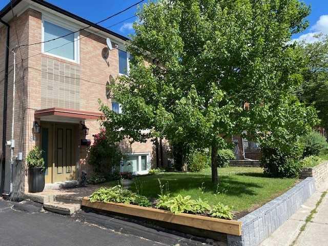 80 Edinborough Crt, Home with 1 bedrooms, 1 bathrooms and 1 parking in Toronto ON | Image 1
