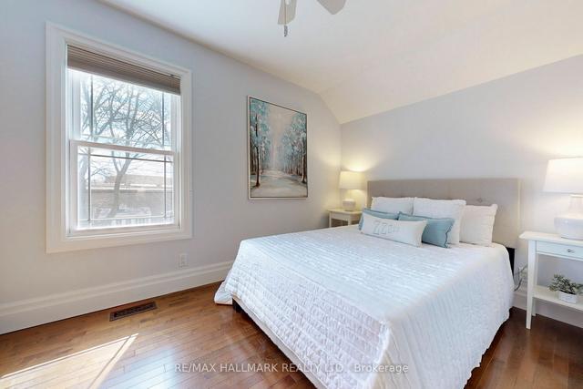 131 Bernice Cres, House detached with 2 bedrooms, 2 bathrooms and 2 parking in Toronto ON | Image 10