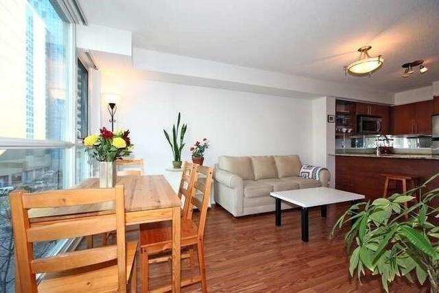 405 - 96 St Patrick St, Condo with 1 bedrooms, 1 bathrooms and 1 parking in Toronto ON | Image 4