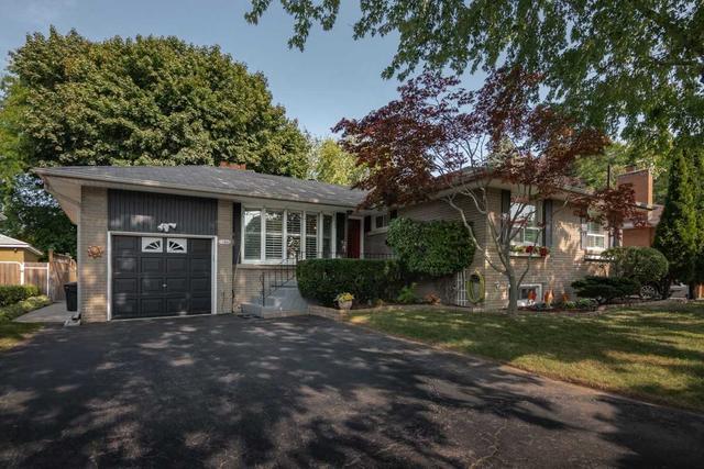 266 Wales Cres, House detached with 2 bedrooms, 2 bathrooms and 5 parking in Oakville ON | Image 1