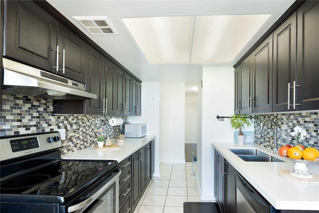 502 - 10 Markbrook Lane, Condo with 2 bedrooms, 2 bathrooms and 2 parking in Toronto ON | Image 3
