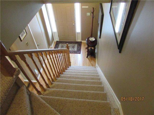 21 Farnham Dr, Townhouse with 3 bedrooms, 2 bathrooms and 1 parking in Brampton ON | Image 11