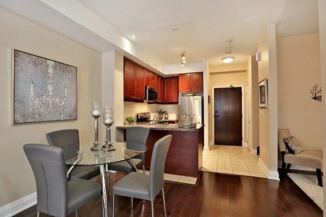 Th 105 - 383 Prince Of Wales Dr, Townhouse with 2 bedrooms, 3 bathrooms and 2 parking in Mississauga ON | Image 4