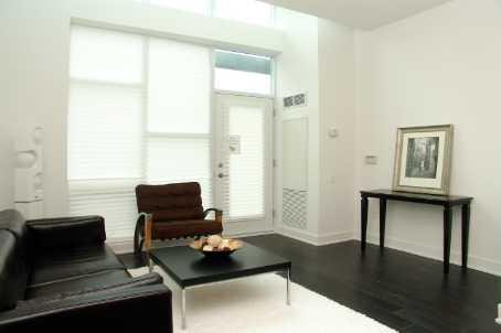 th8 - 1048 Broadview Ave, Condo with 2 bedrooms, 3 bathrooms and 1 parking in Toronto ON | Image 2