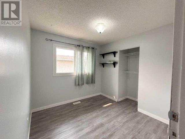 9506 76 Avenue, House semidetached with 3 bedrooms, 1 bathrooms and 2 parking in Grande Prairie AB | Image 13