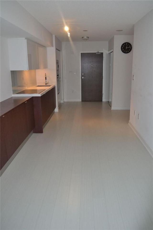 728 - 21 Iceboat Terr, Condo with 1 bedrooms, 1 bathrooms and 0 parking in Toronto ON | Image 16