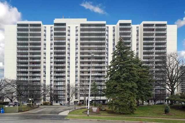 515 - 177 Linus Rd S, Condo with 1 bedrooms, 1 bathrooms and 1 parking in Toronto ON | Image 1