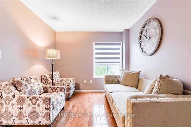 6249 Mcgriff Crt, House detached with 3 bedrooms, 4 bathrooms and 6 parking in Mississauga ON | Image 3