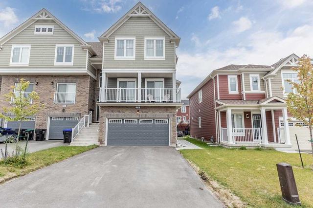 14 Hills Thistle Dr, House attached with 3 bedrooms, 3 bathrooms and 4 parking in Wasaga Beach ON | Card Image